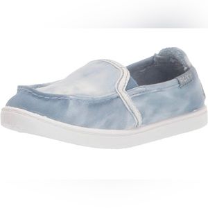 Roxy Girls Minnow Slip on Sneaker Shoe
